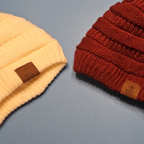 Durio Super Star Adult Sherpa Lined Beanie Set - Ivory & Burgundy EUC - Picture 4 of 4